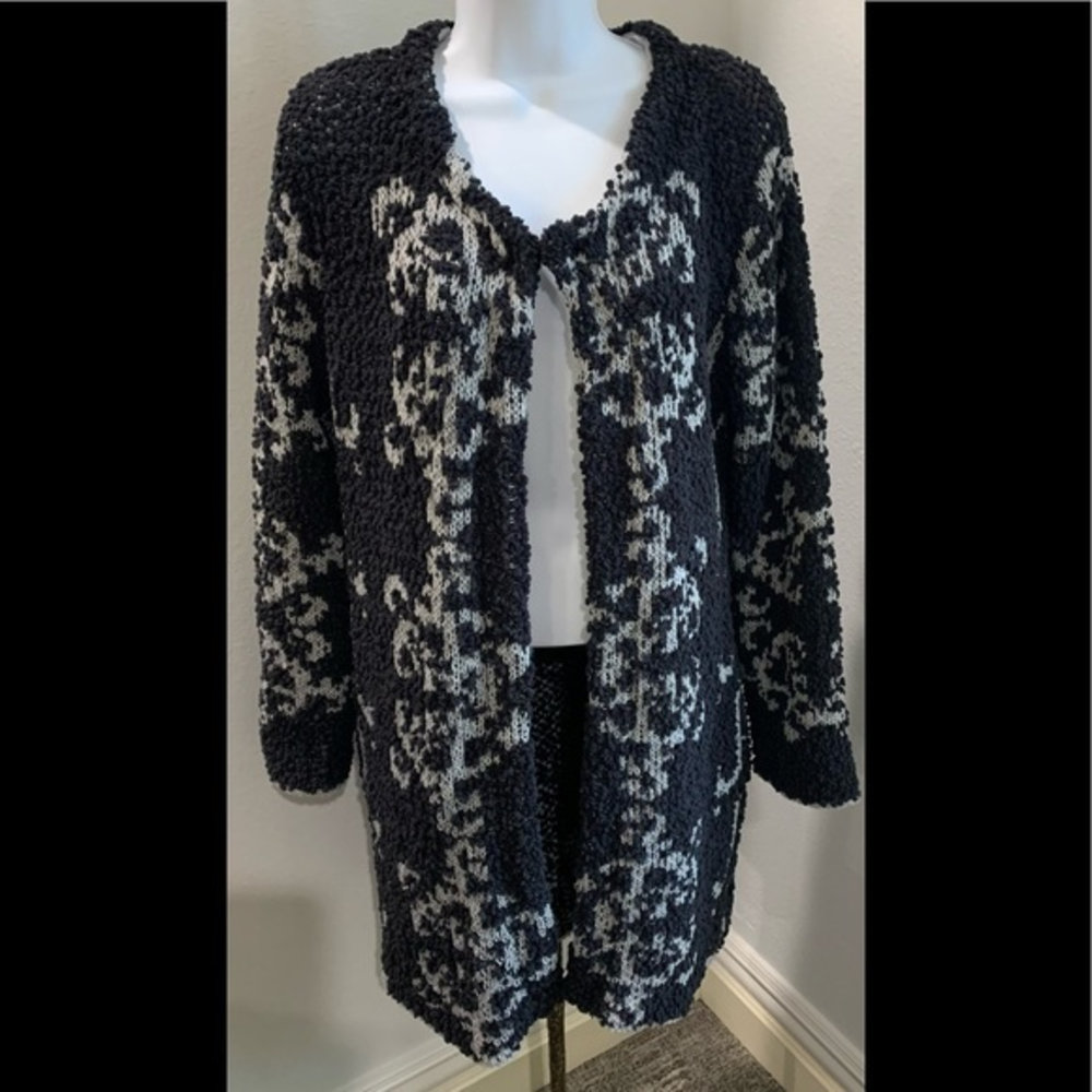 Davi and Dani Sweater Cardigan Black & White Long Sleeve Eye‎ Hook Size Small